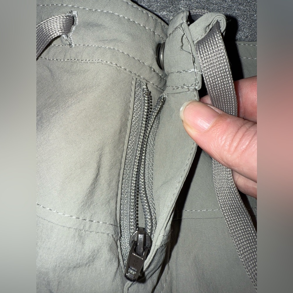 Mountain Hardwear Khaki Tan Yuma Women’s Cargo Pants Sz 6 - Picture 9 of 13